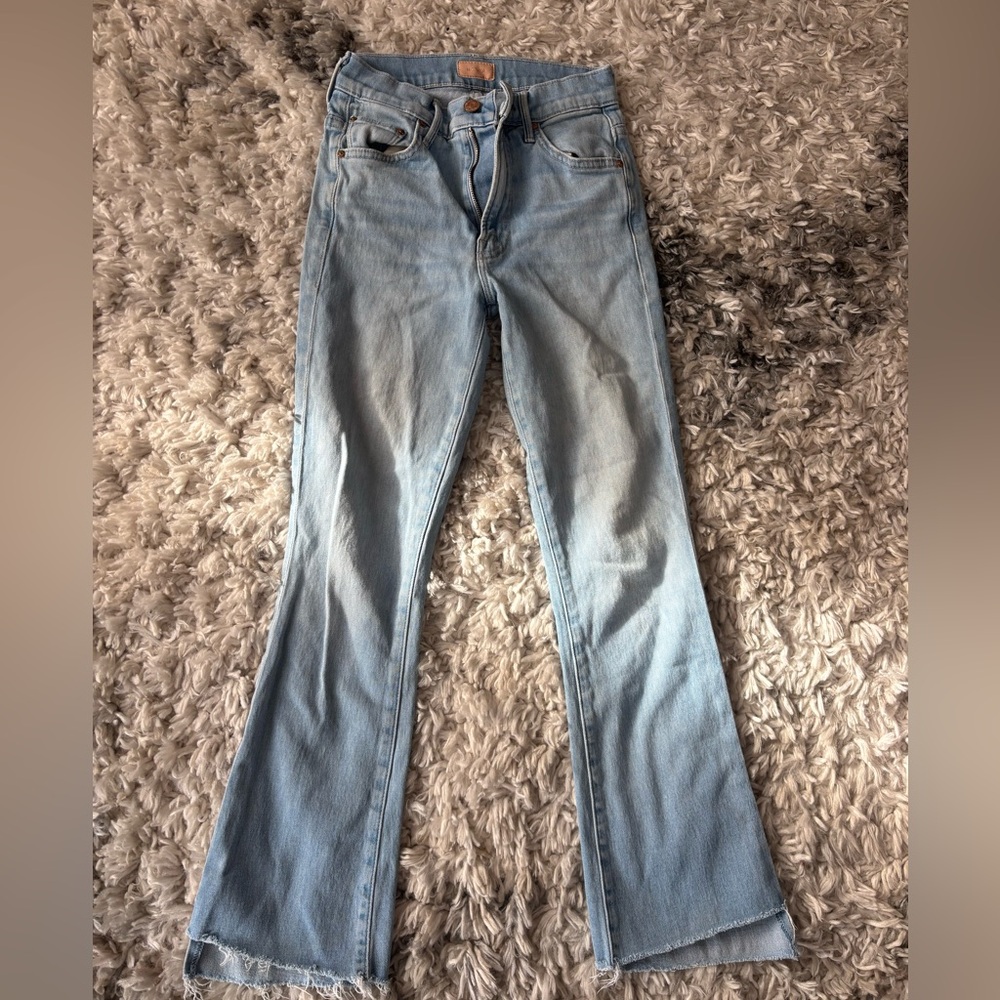 Mother insider crop step fray